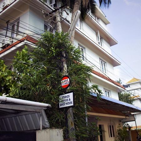 Готель East Coast Thiruvananthapuram Екстер'єр фото